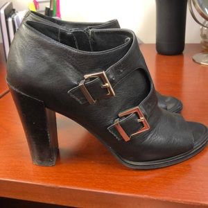 Kenneth Cole New York booties